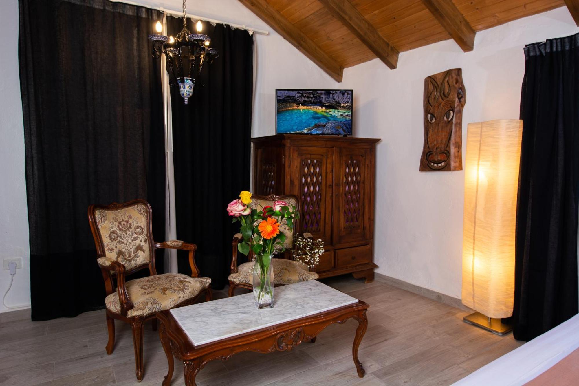 Geko Hotels Los Llanillos エクステリア 写真